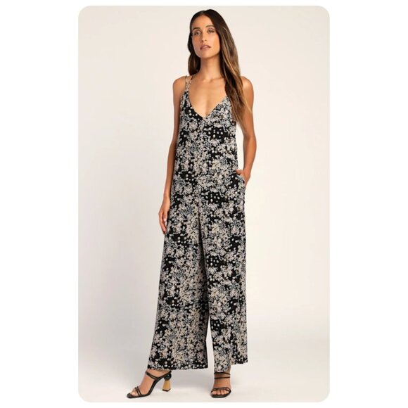 Lulus Chic Aspect Black Floral Backless Wide Leg Spaghetti Strap Jumpsuit sz S - Picture 2 of 9